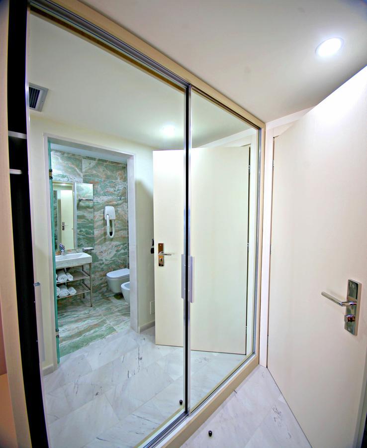 Hotel Palace Vlorë Екстериор снимка