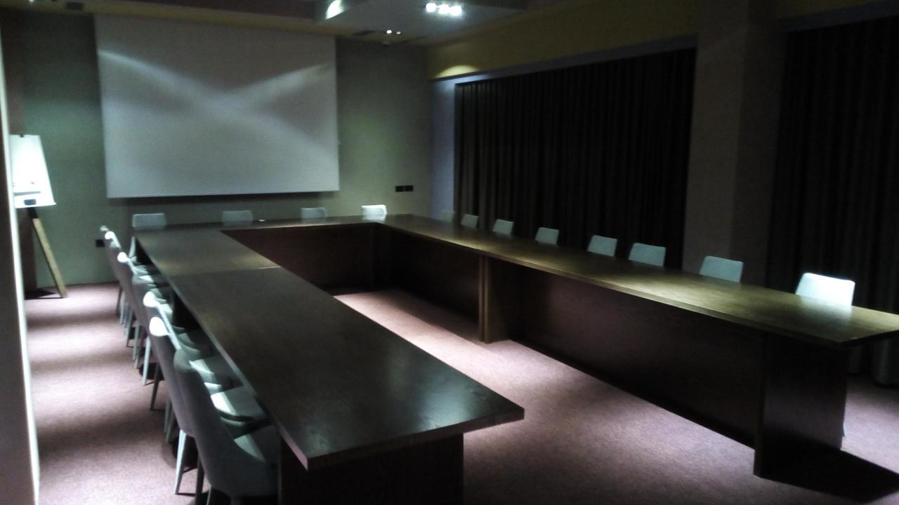 Hotel Palace Vlorë Екстериор снимка