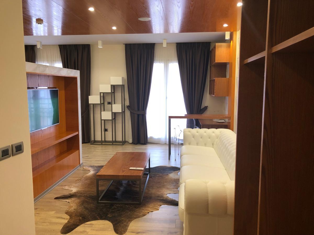 Hotel Palace Vlorë Екстериор снимка