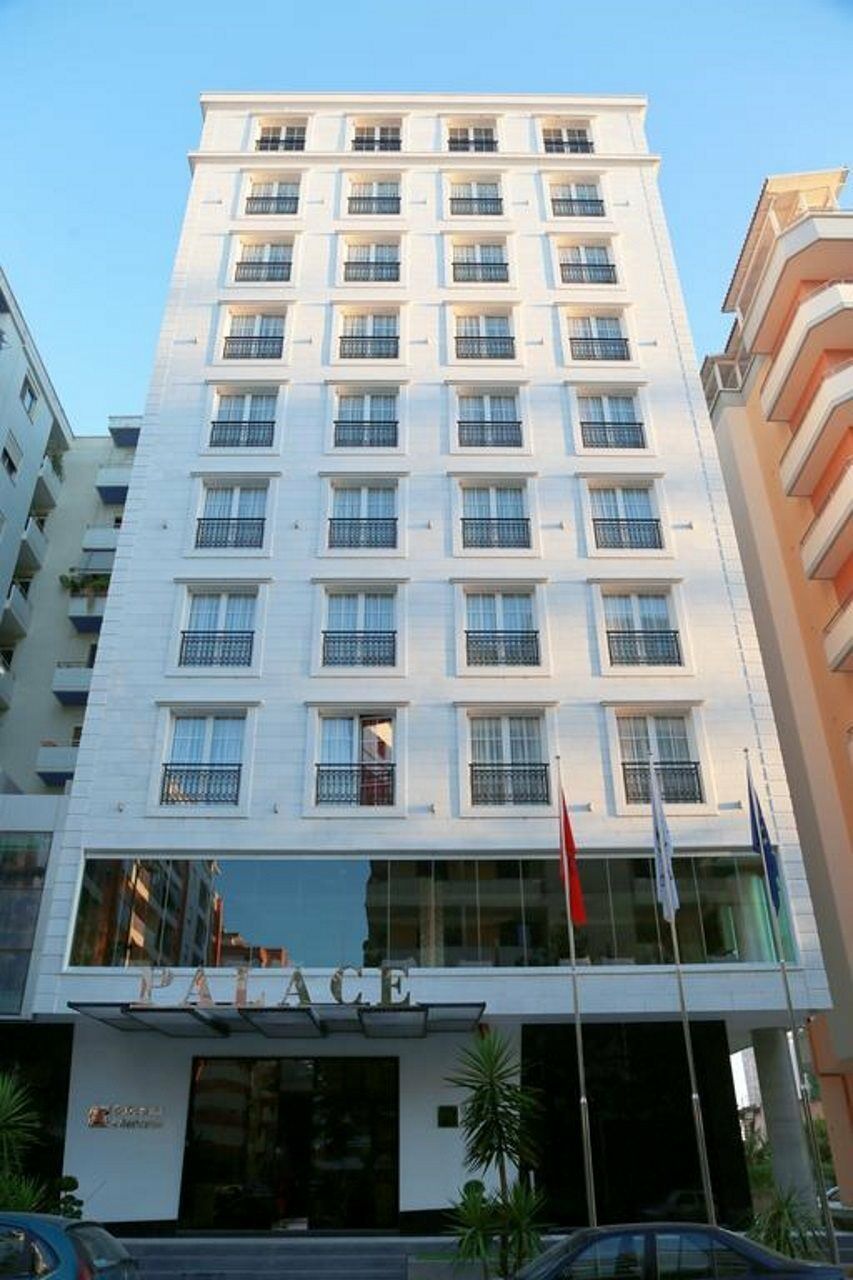 Hotel Palace Vlorë Екстериор снимка