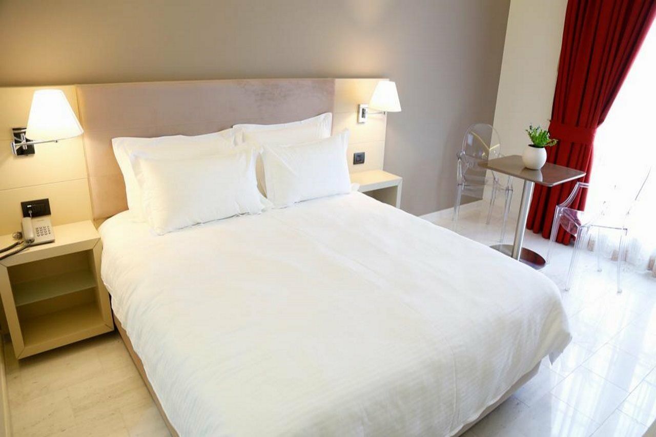 Hotel Palace Vlorë Екстериор снимка